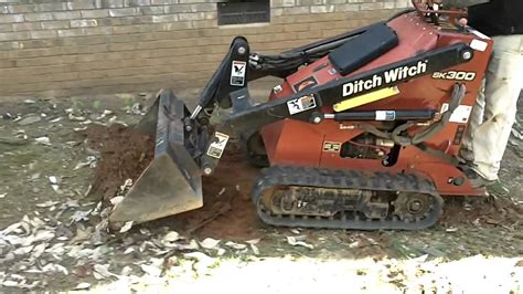 moving 10 cubic yards of dirt with a skid steer|how to move dirt youtube.